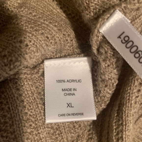 NY & Co Open back Sweater. - Picture 4 of 5